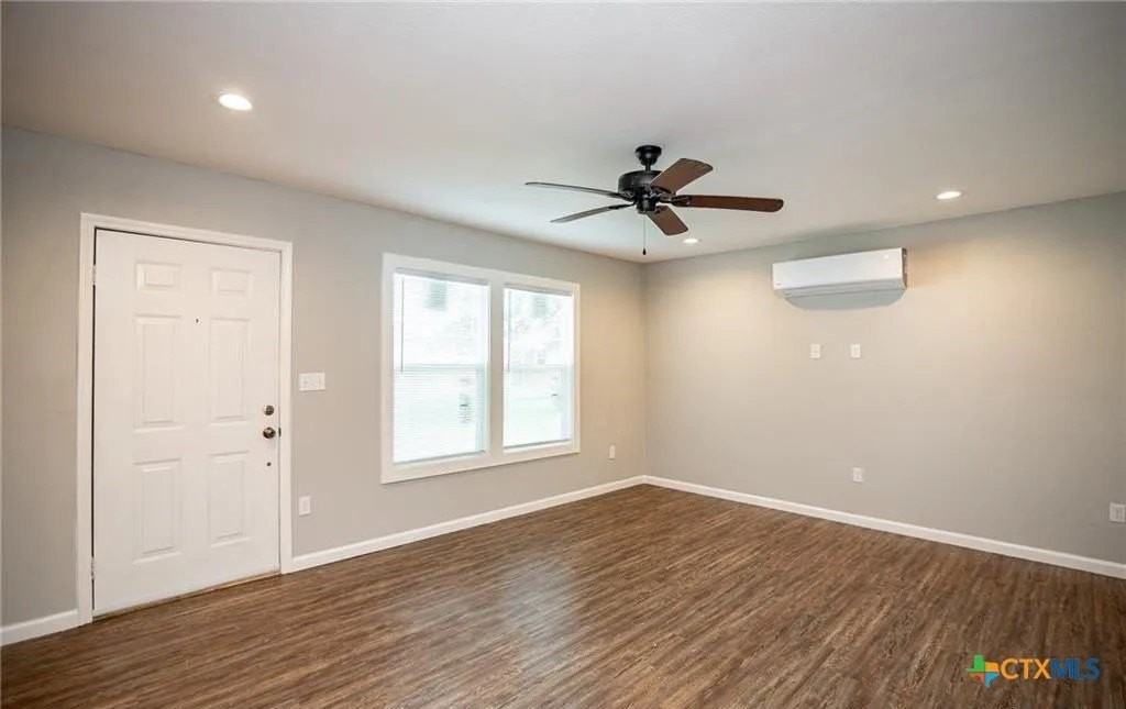 2003 Woodlawn St Unit Rear #REAR - Photo 5 of 15