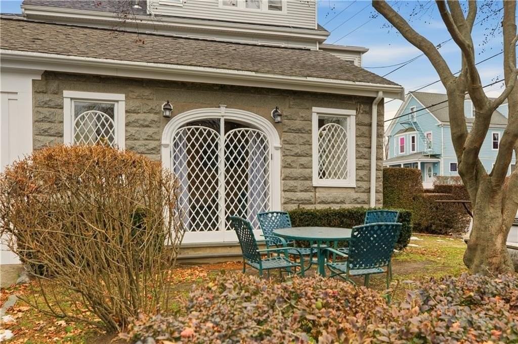 98 Kay Street Carraige House - Photo 3 of 22