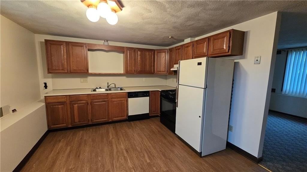 25 Greene Ave - Photo 2 of 6