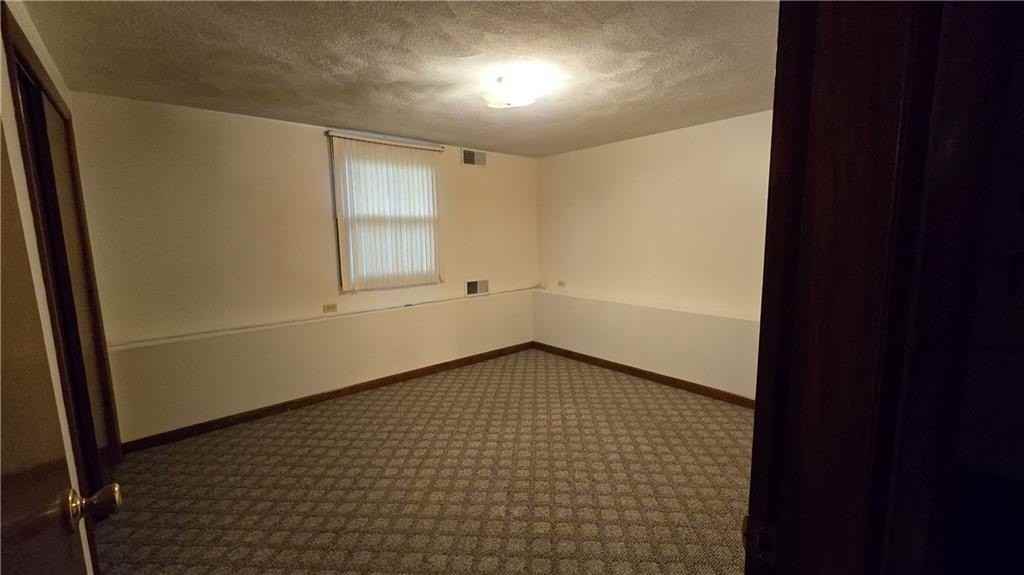 25 Greene Ave - Photo 4 of 6