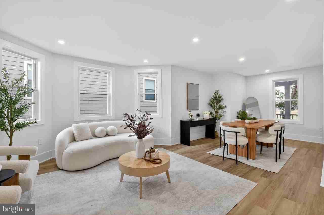 907 Lawrence St Ne - Photo 4 of 31