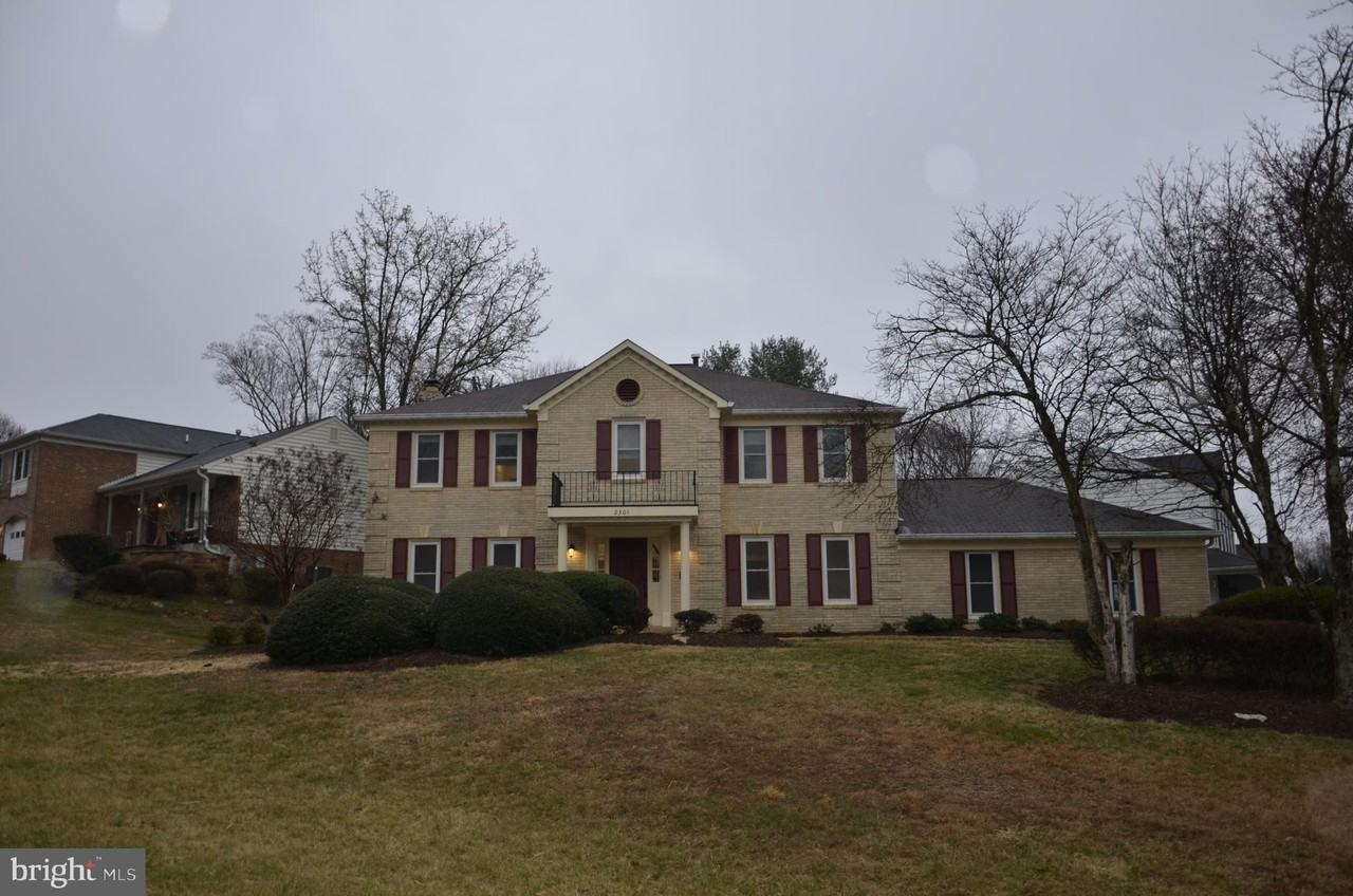 2301 Holly Spring Dr - Photo 4 of 30