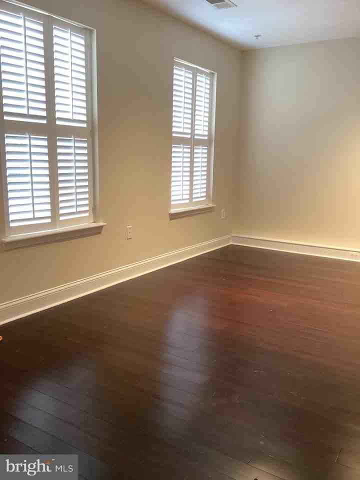 23433 Clarksridge Rd - Photo 3 of 26