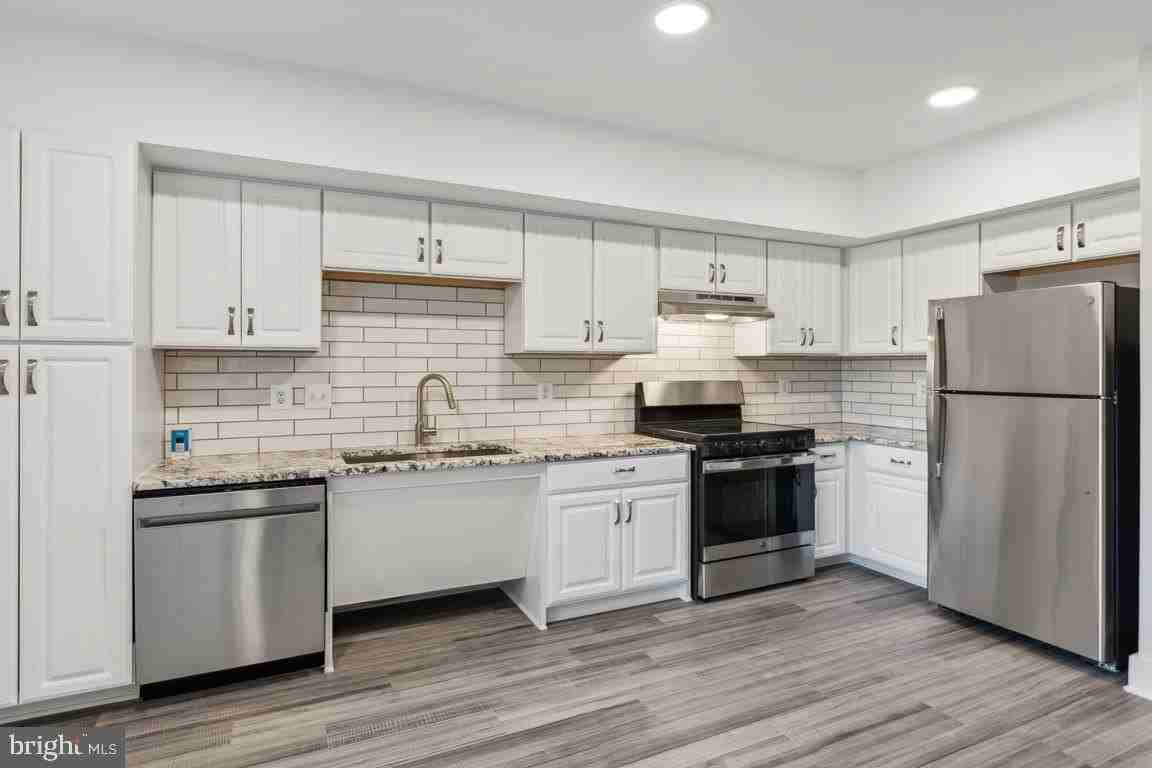 19520 Village Walk Dr Unit 3-101 #3-101 - Photo 3 of 15