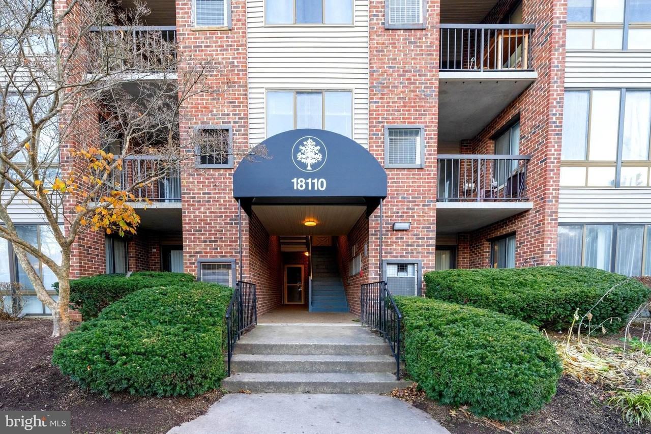 18110 Chalet Dr Apt 301 #301 - Photo 4 of 30