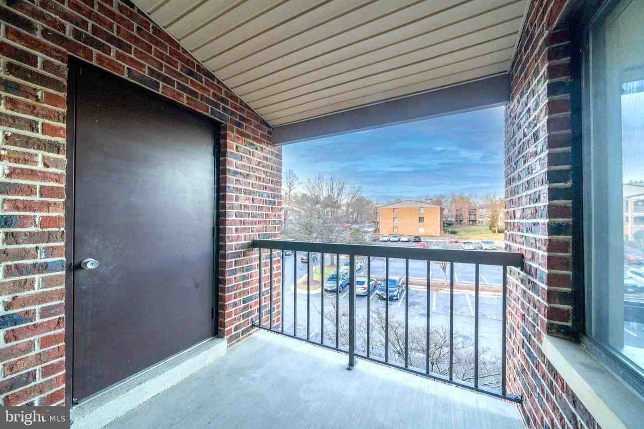 18110 Chalet Dr Apt 301 #301 - Photo 6 of 30