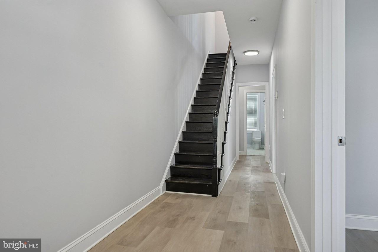 92 Leigh Ave - Photo 4 of 39