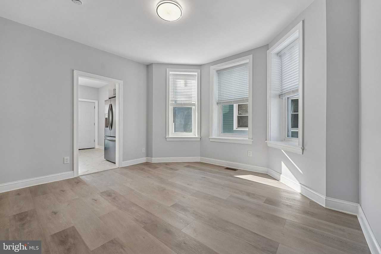 92 Leigh Ave - Photo 7 of 39