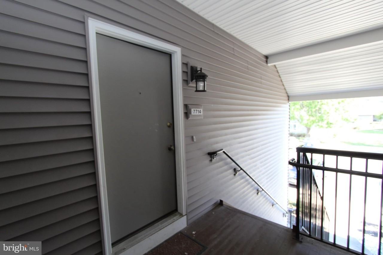 7714 Tamarron Dr - Photo 2 of 27