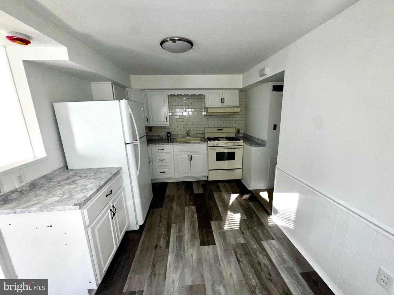 1103 Colonial Ave Apt 1 #1-2-3-4 - Photo 5 of 11