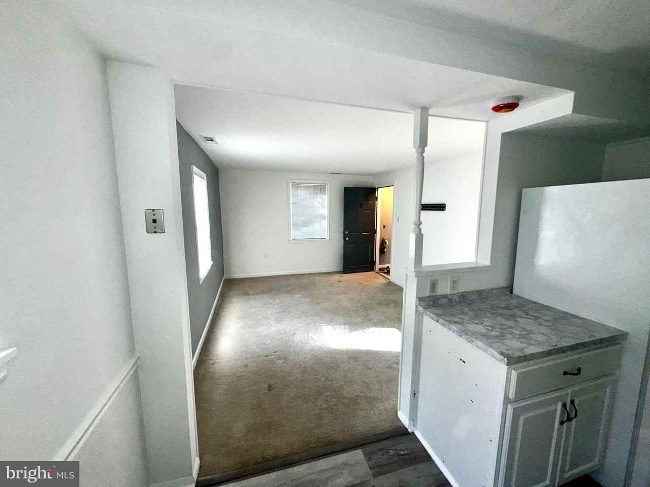 1103 Colonial Ave Apt 1 #1-2-3-4 - Photo 6 of 11