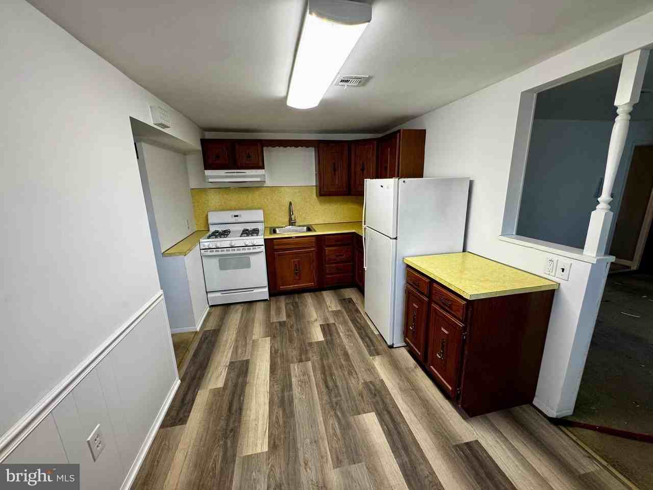 1103 Colonial Ave Apt 1 #1-2-3-4 - Photo 7 of 11