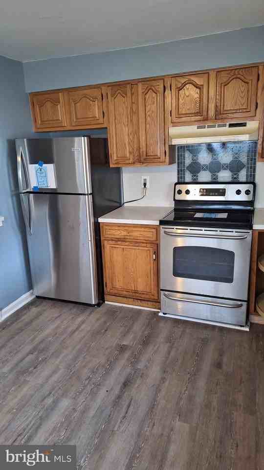 339 Charles St - Photo 7 of 14