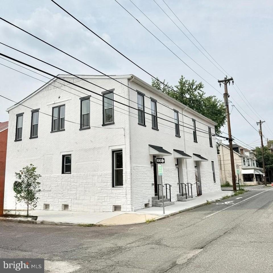 151 N York St Unit C #C - Photo 2 of 14