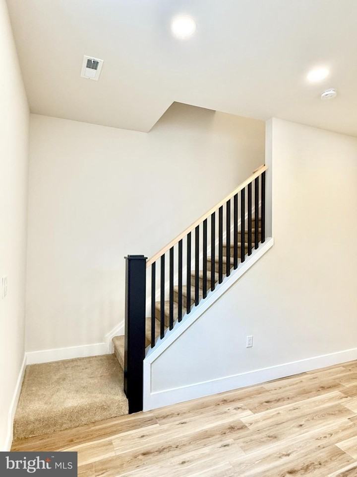 151 N York St Unit C #C - Photo 3 of 14