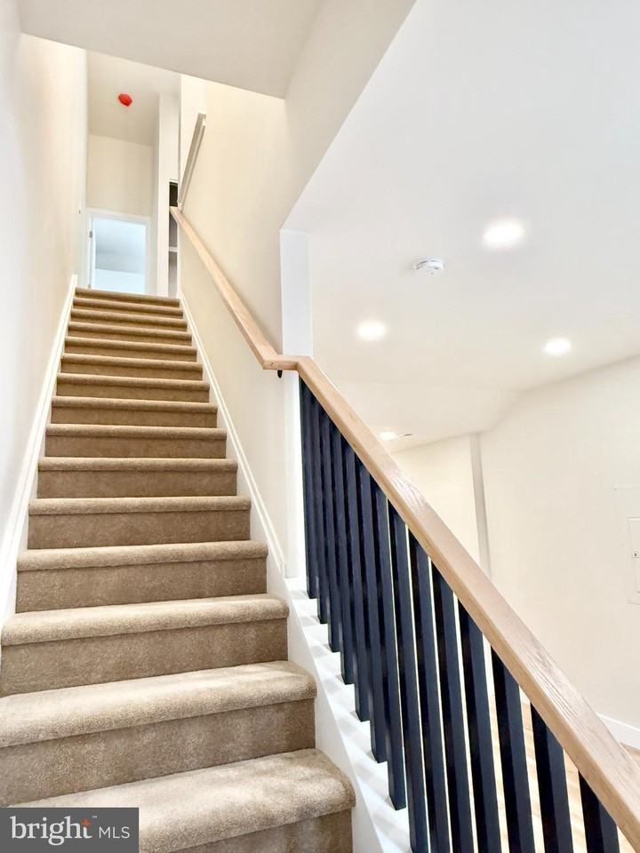 151 N York St Unit C #C - Photo 7 of 14