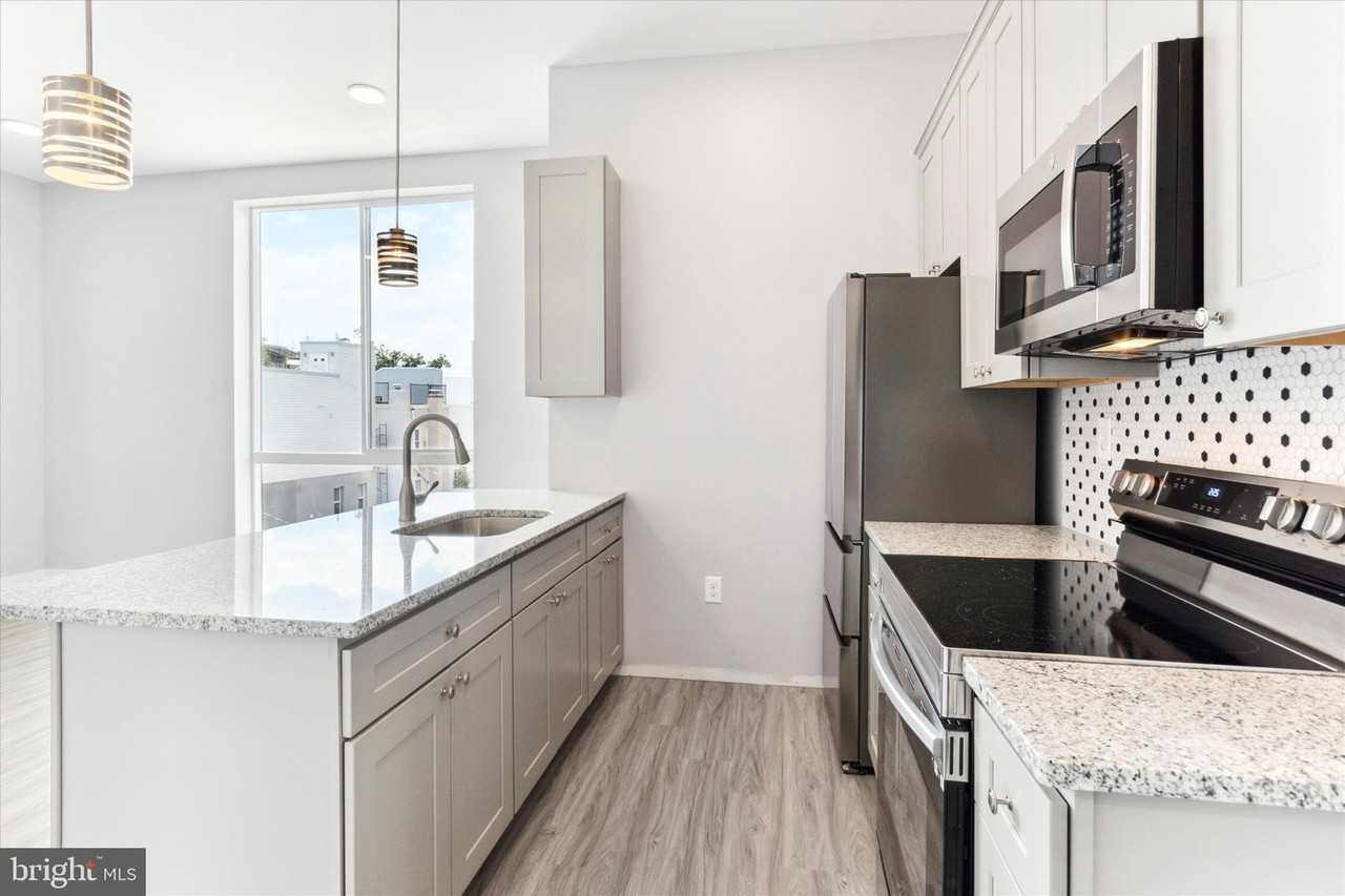 650 South St Unit 3 #3 - Photo 3 of 13