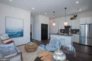 2940 W Thompson St Apt 408 #408 - Photo 1 of 1