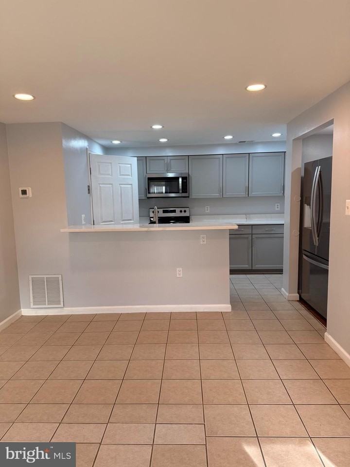 4303 Pembrook Village Dr Unit 15 #15 - Photo 2 of 14