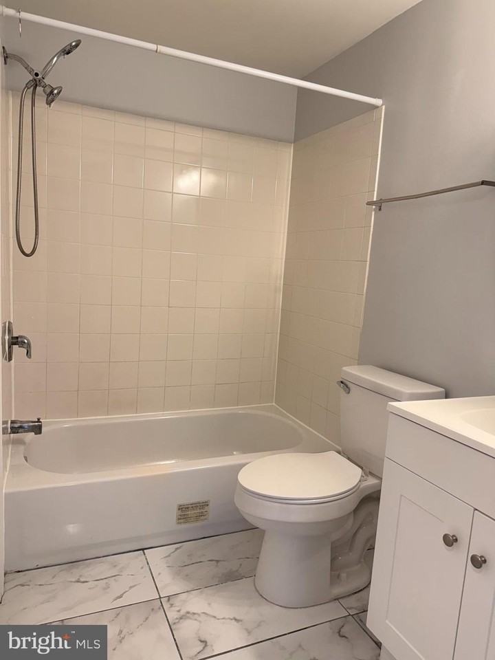 4303 Pembrook Village Dr Unit 15 #15 - Photo 6 of 14