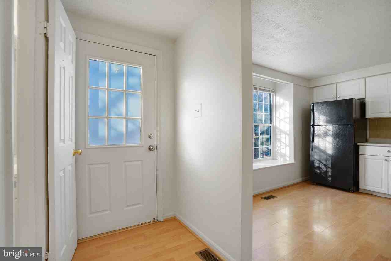 6515 Field Master Dr - Photo 3 of 47