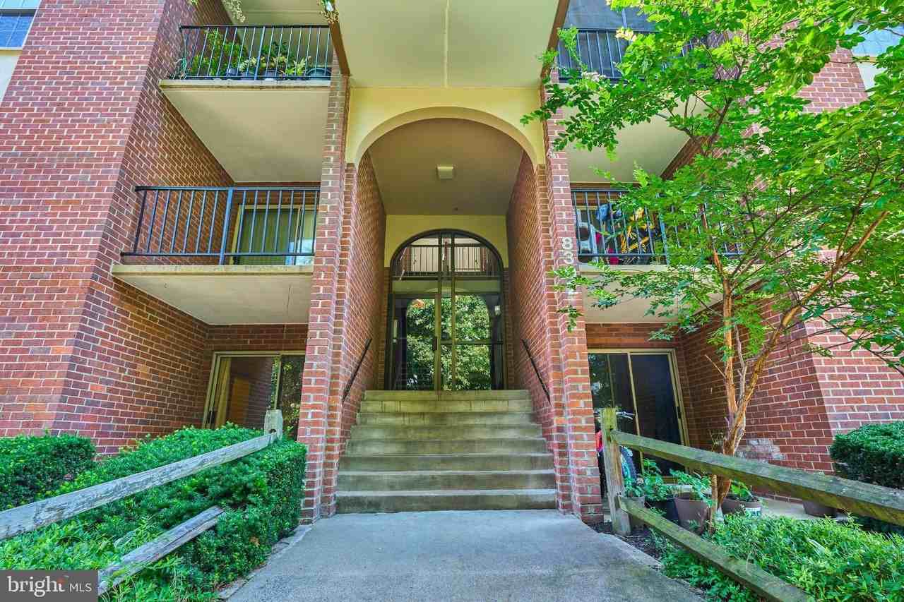 8302 Tobin Rd Apt 11 #11 - Photo 3 of 32