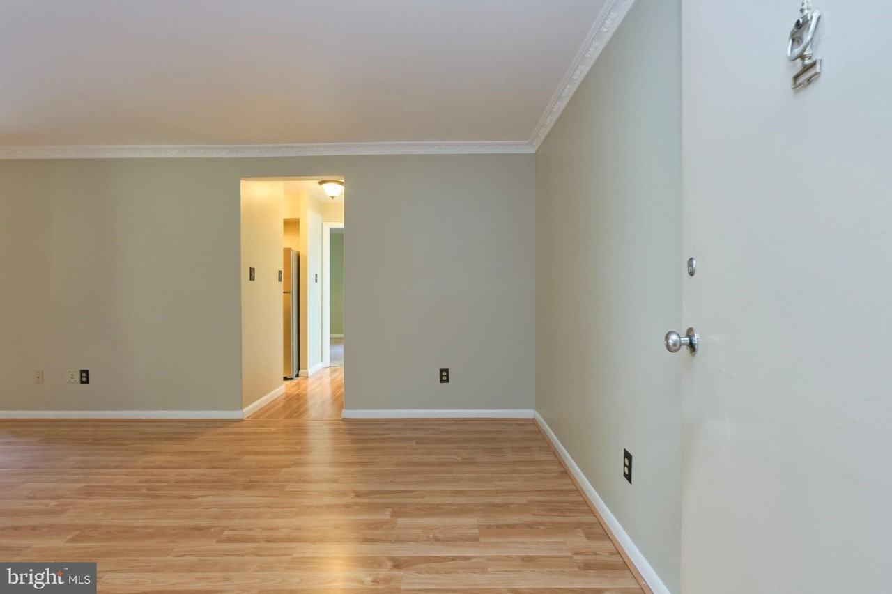 8302 Tobin Rd Apt 11 #11 - Photo 4 of 32