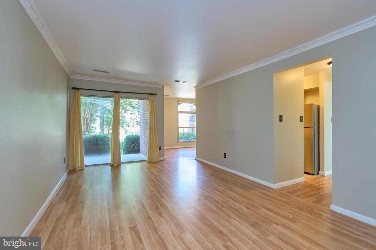 8302 Tobin Rd Apt 11 #11 - Photo 6 of 32