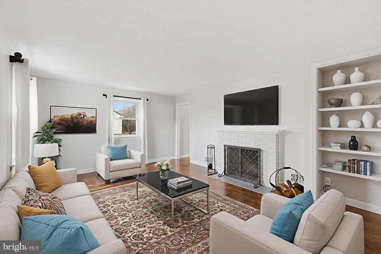 5402 S 12th St - Photo 5 of 42