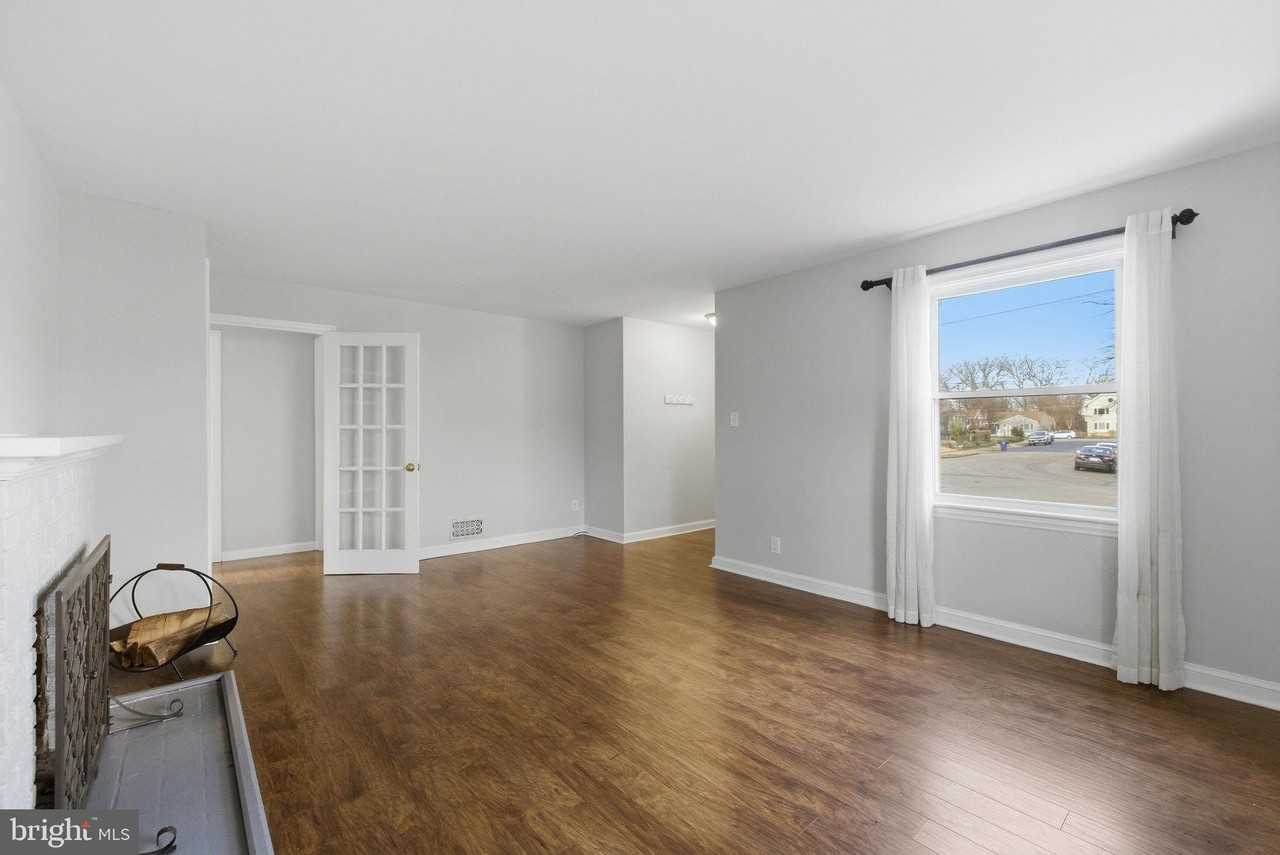 5402 S 12th St - Photo 6 of 42