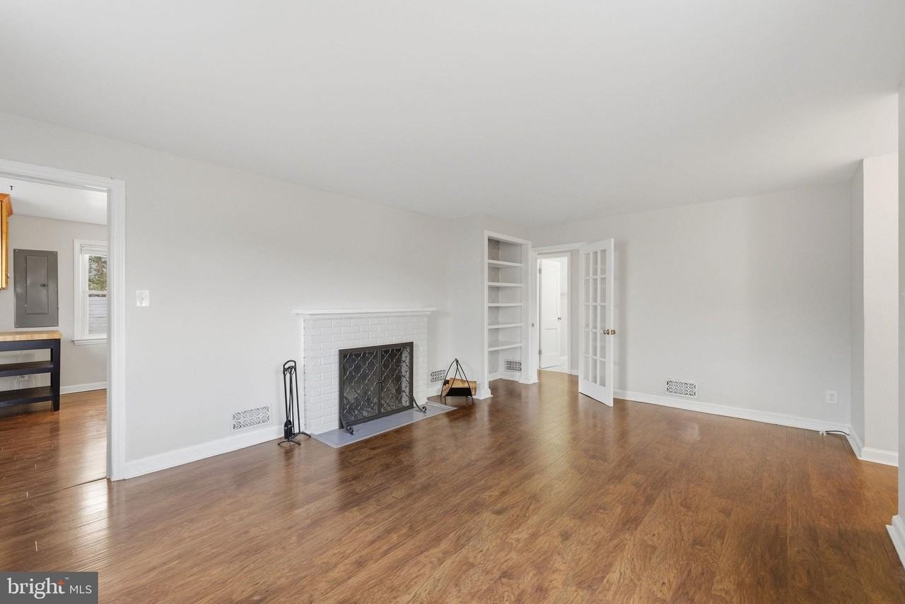 5402 S 12th St - Photo 7 of 42