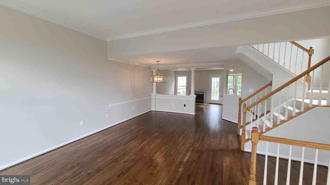 20346 Brentmeade Ter - Photo 5 of 27