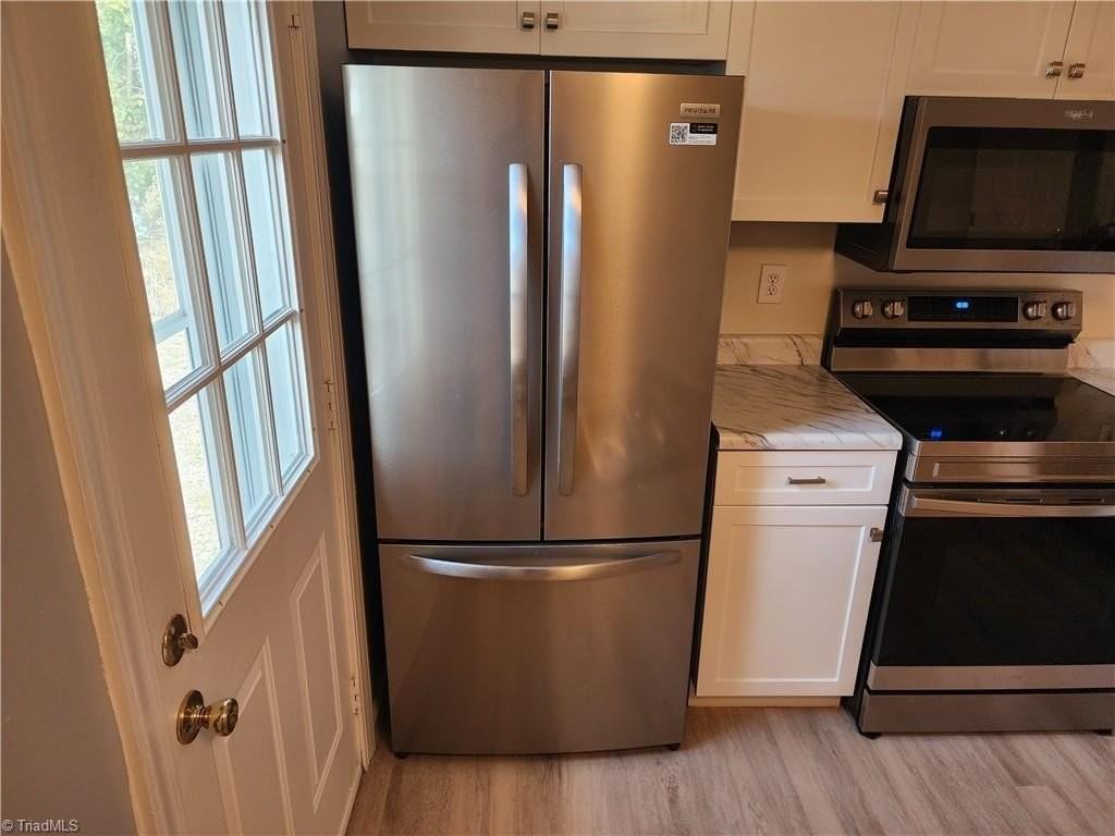 148 Churchill Ln - Photo 2 of 7