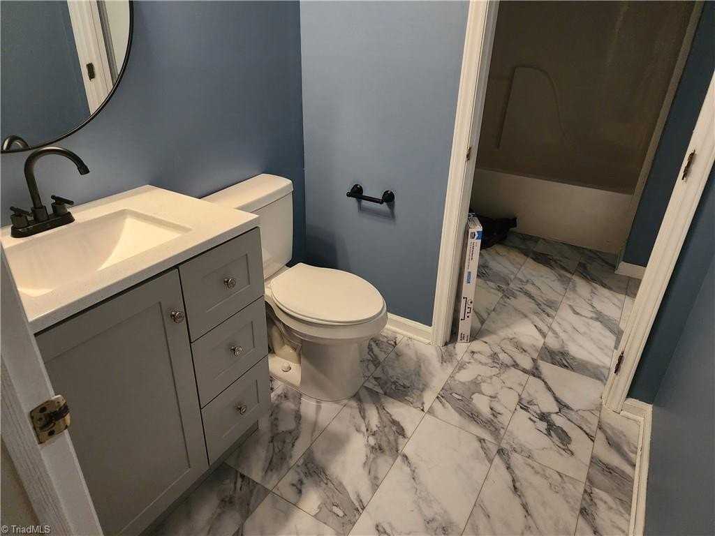 148 Churchill Ln - Photo 3 of 7