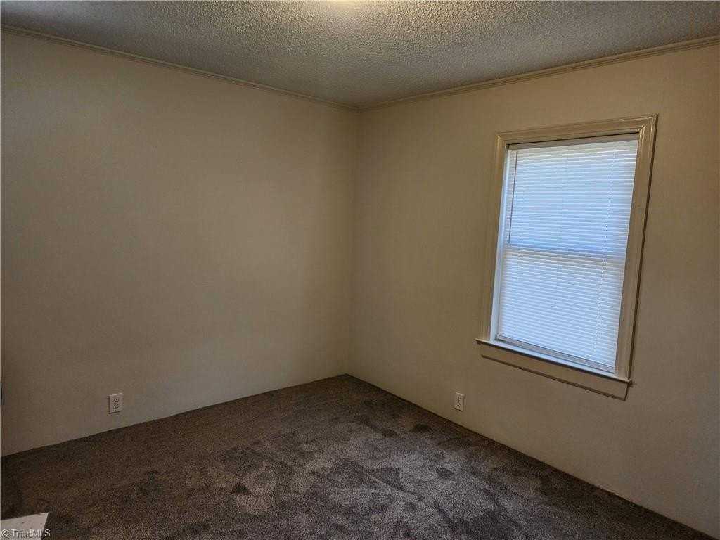 148 Churchill Ln - Photo 4 of 7