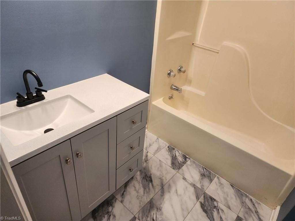 148 Churchill Ln - Photo 5 of 7