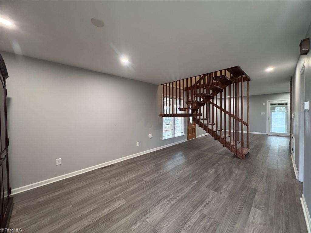 4566 Starmount Rd - Photo 7 of 49