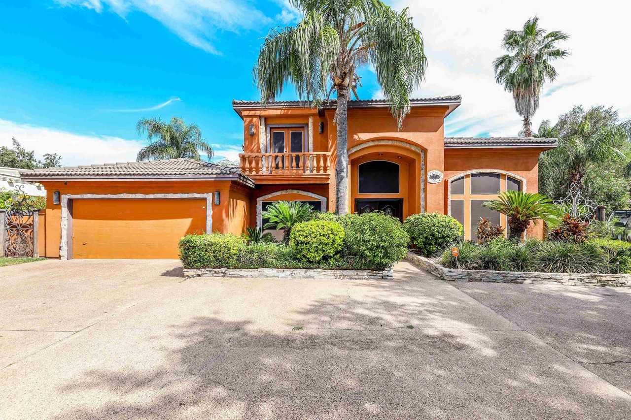 503 W Avon Ct - Photo 2 of 40