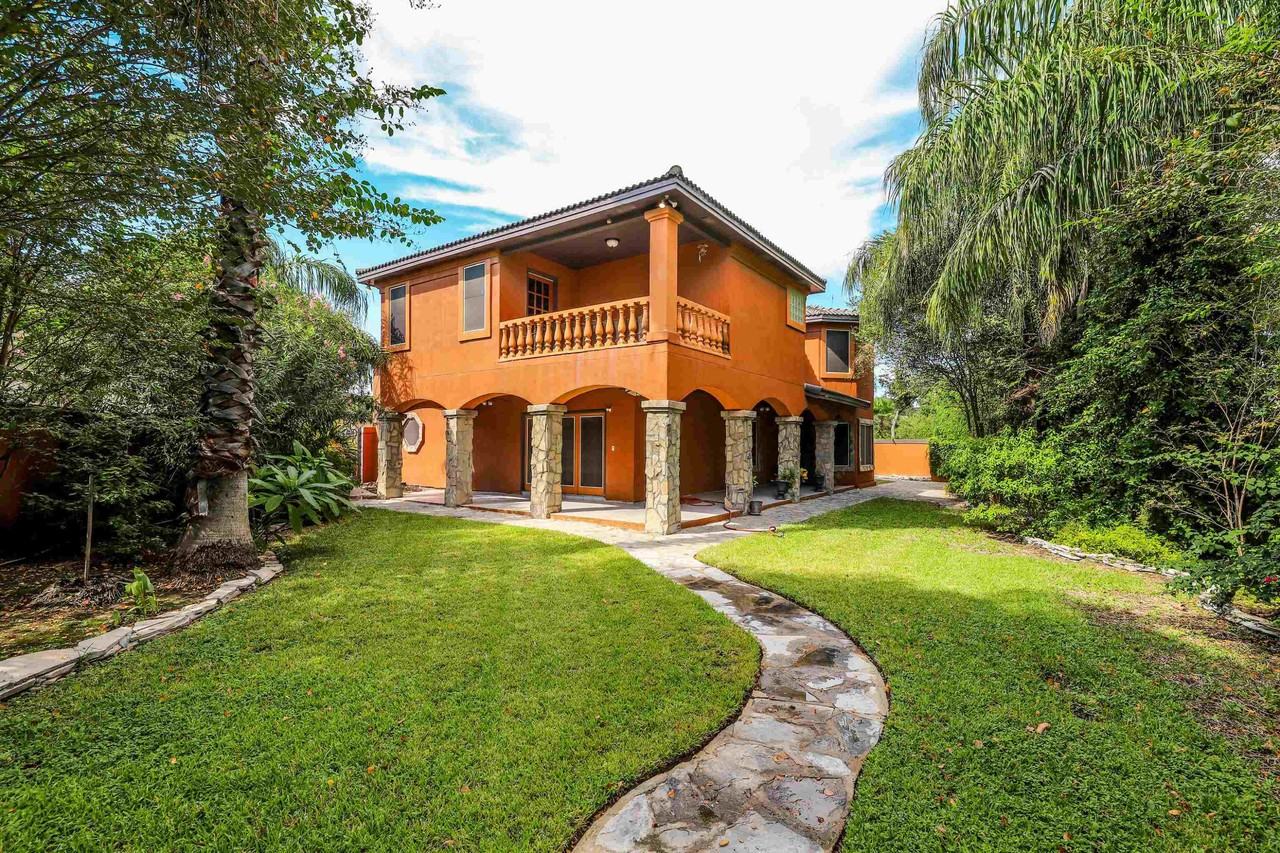 503 W Avon Ct - Photo 4 of 40