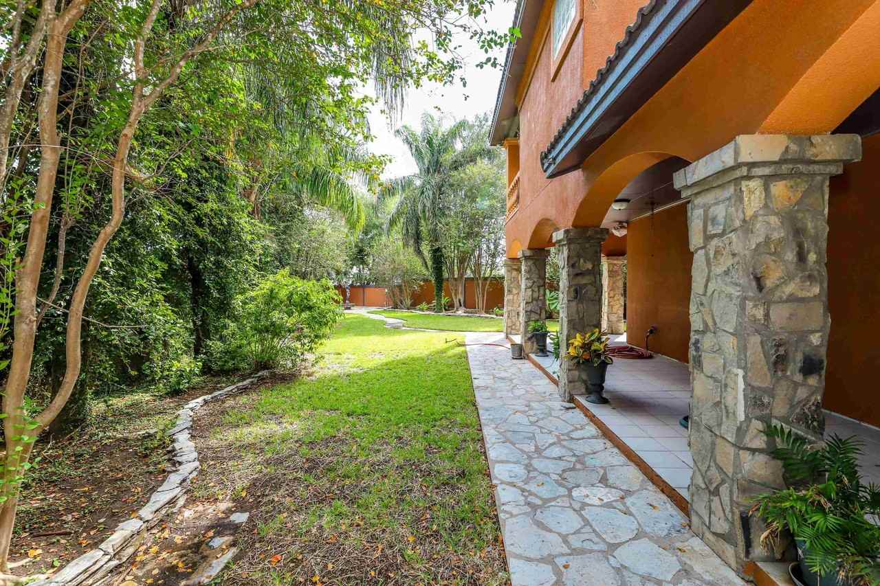 503 W Avon Ct - Photo 7 of 40