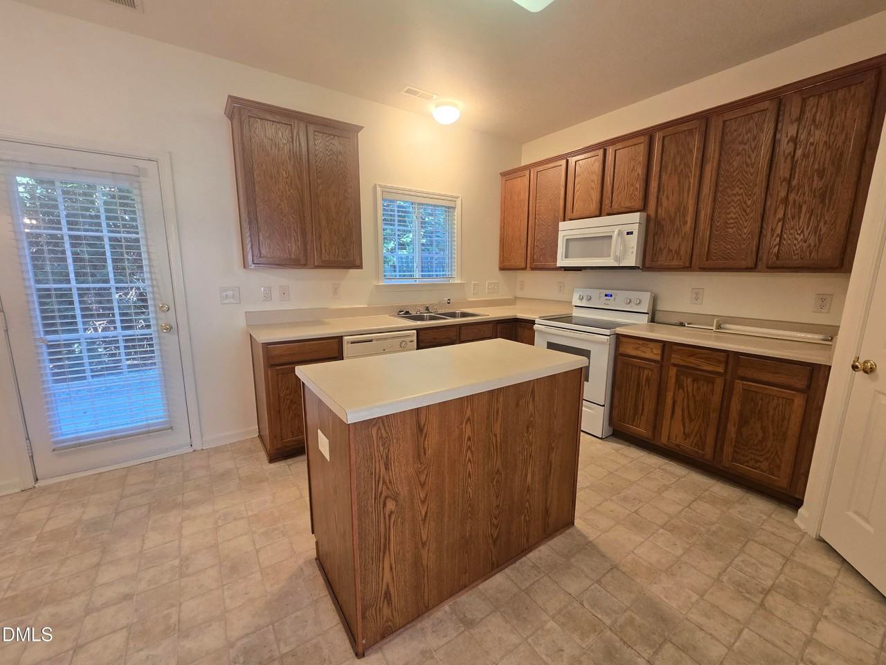 100 Ranger Pl - Photo 6 of 16