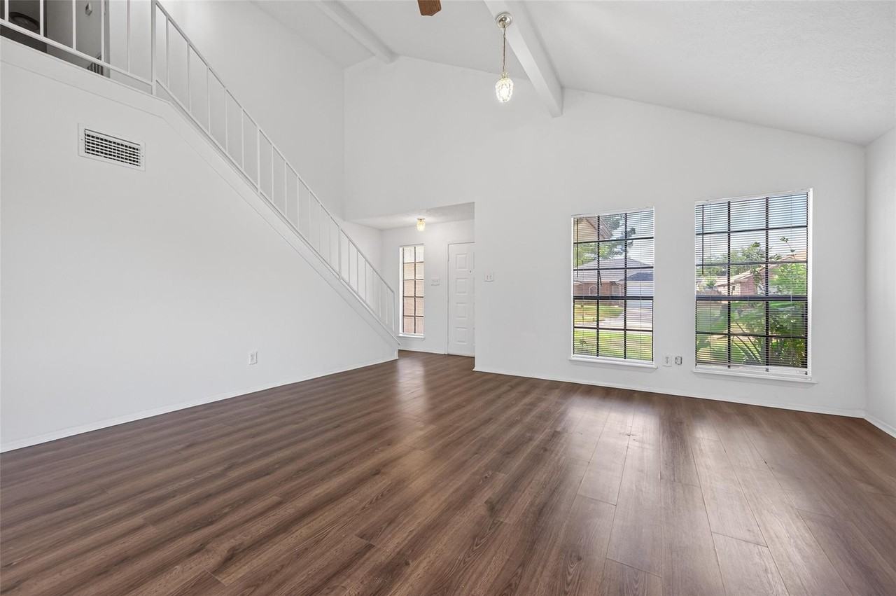 11718 Inga Ln - Photo 3 of 24