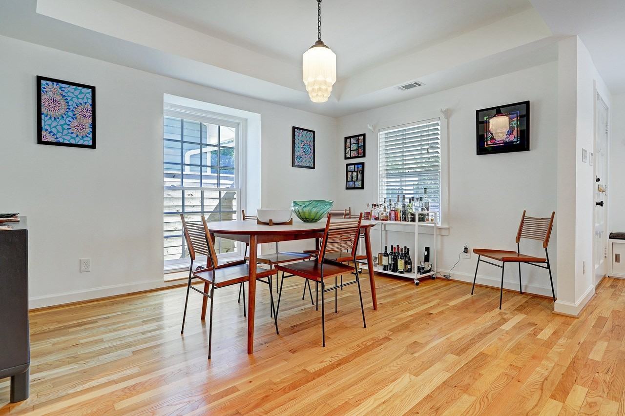 1523 Harvard St - Photo 5 of 14