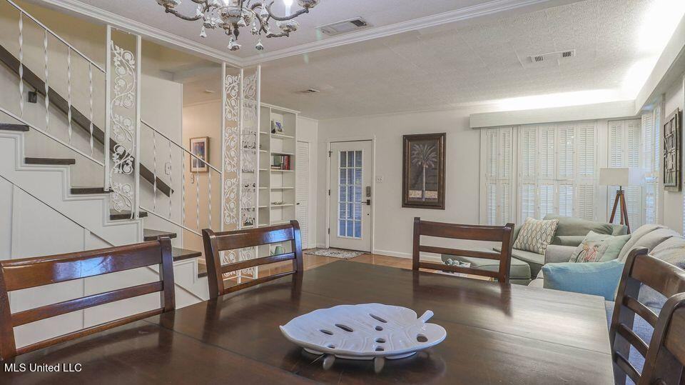 171 Saint Charles Ave - Photo 4 of 18