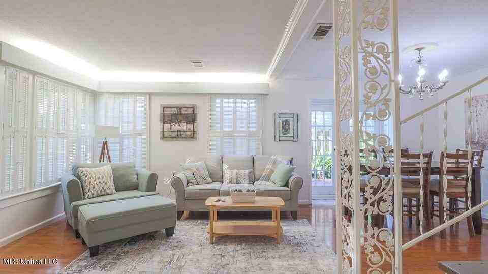 171 Saint Charles Ave - Photo 5 of 18