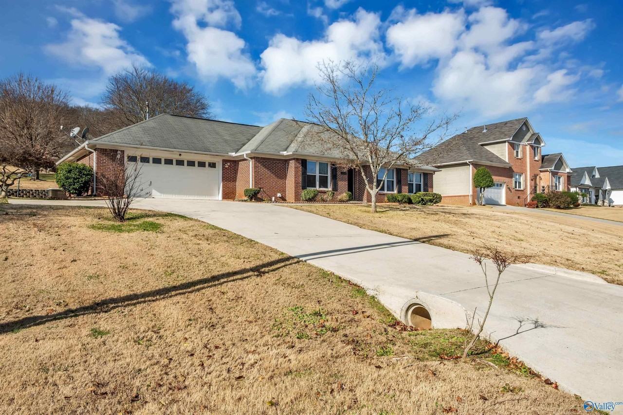 212 Warfe Ct - Photo 3 of 42