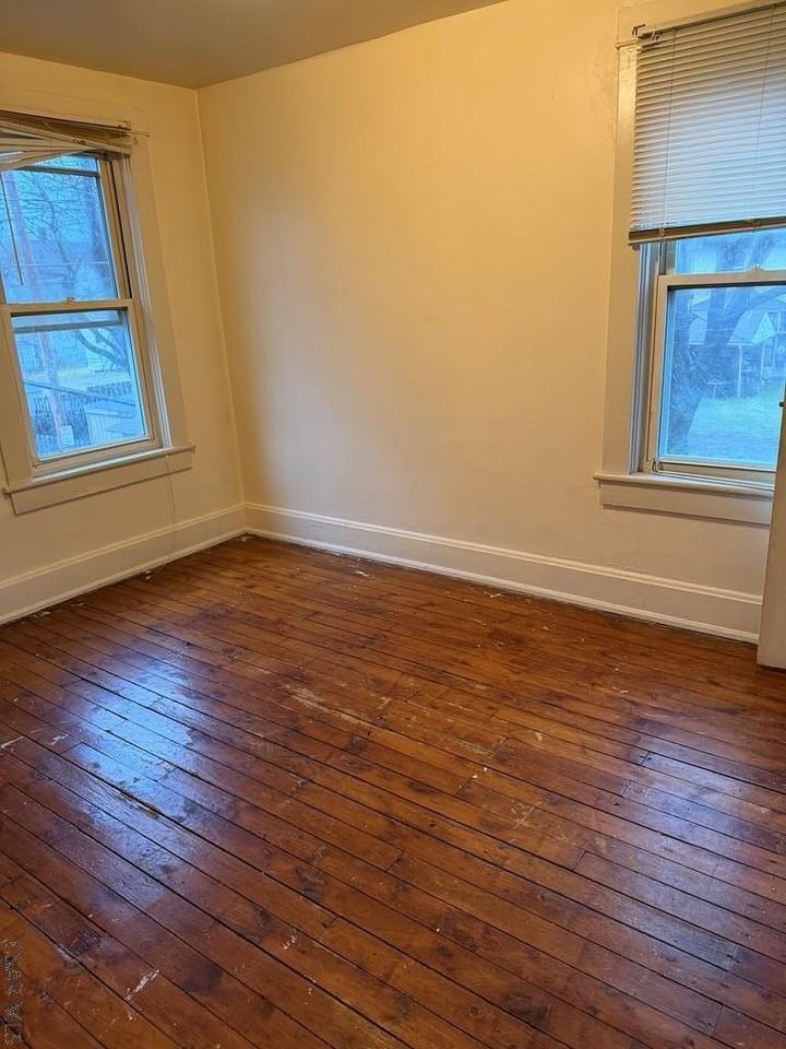 921 Bucknell Ave - Photo 5 of 14