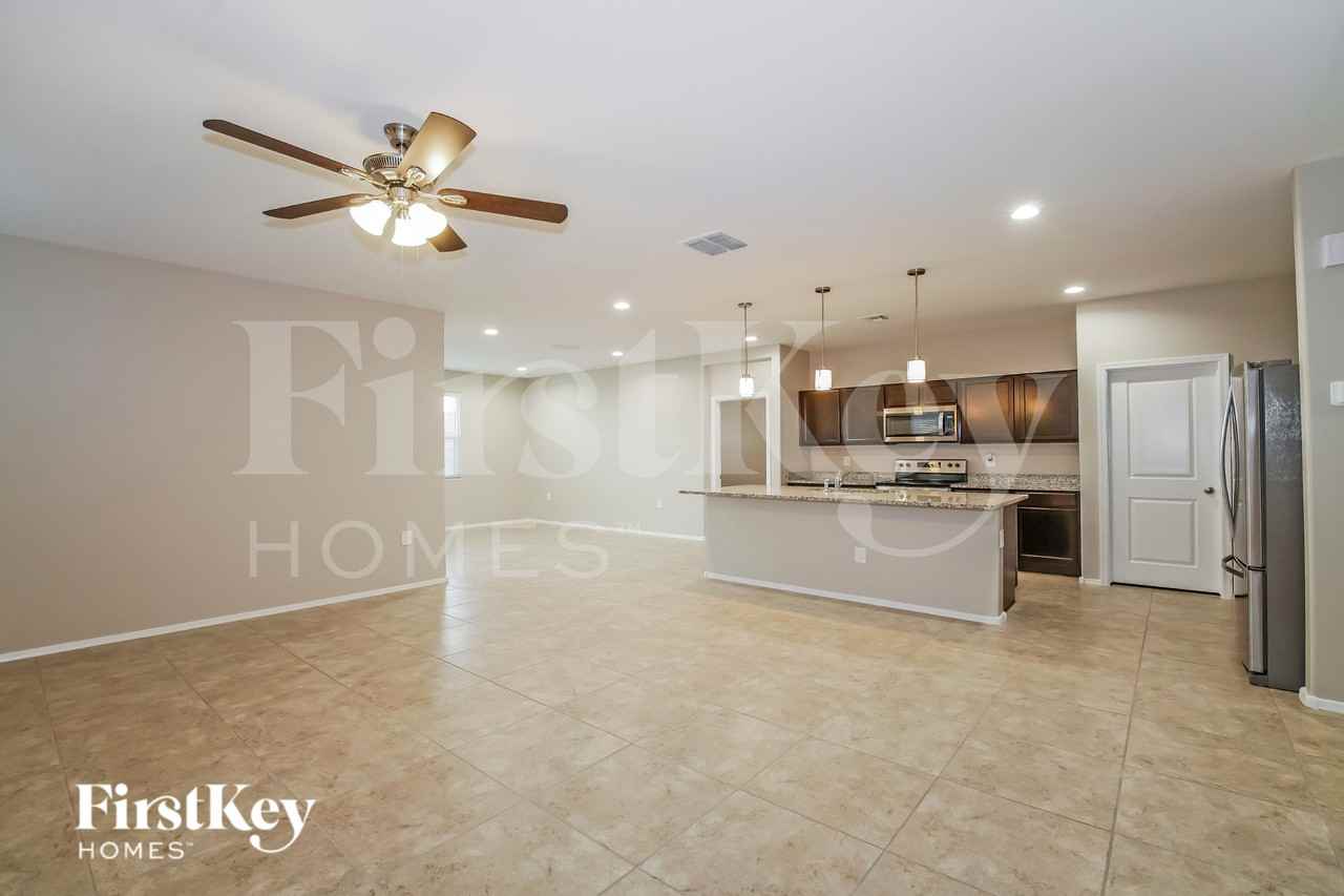 18443 W Artemisa Ave - Photo 3 of 16