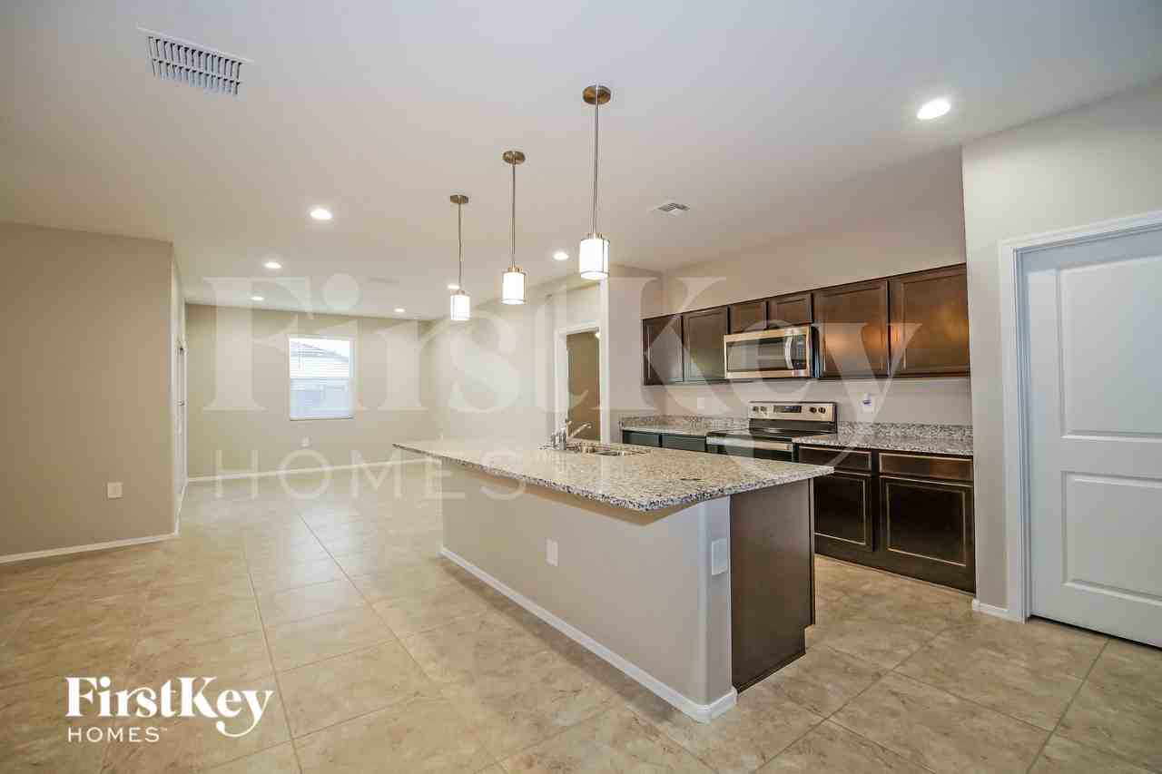 18443 W Artemisa Ave - Photo 6 of 16