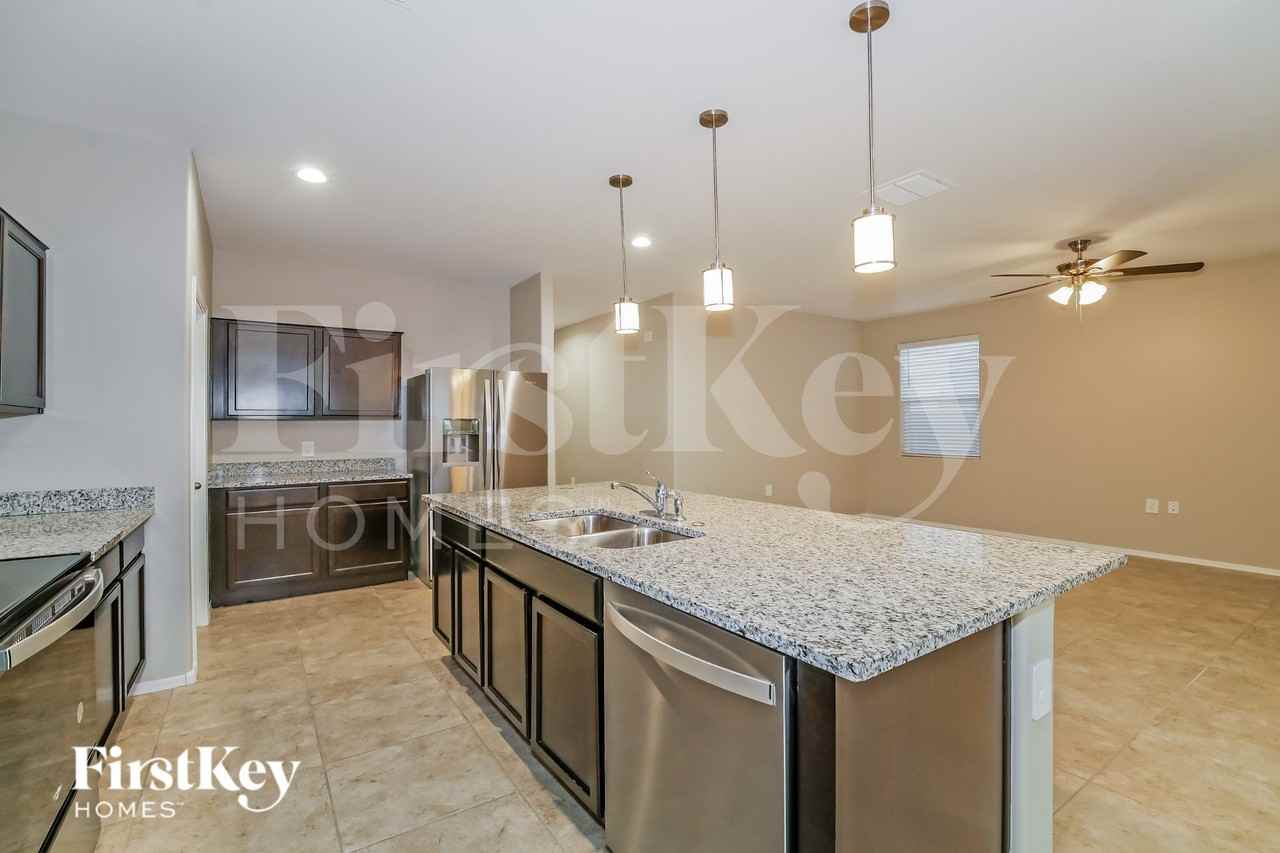 18443 W Artemisa Ave - Photo 7 of 16